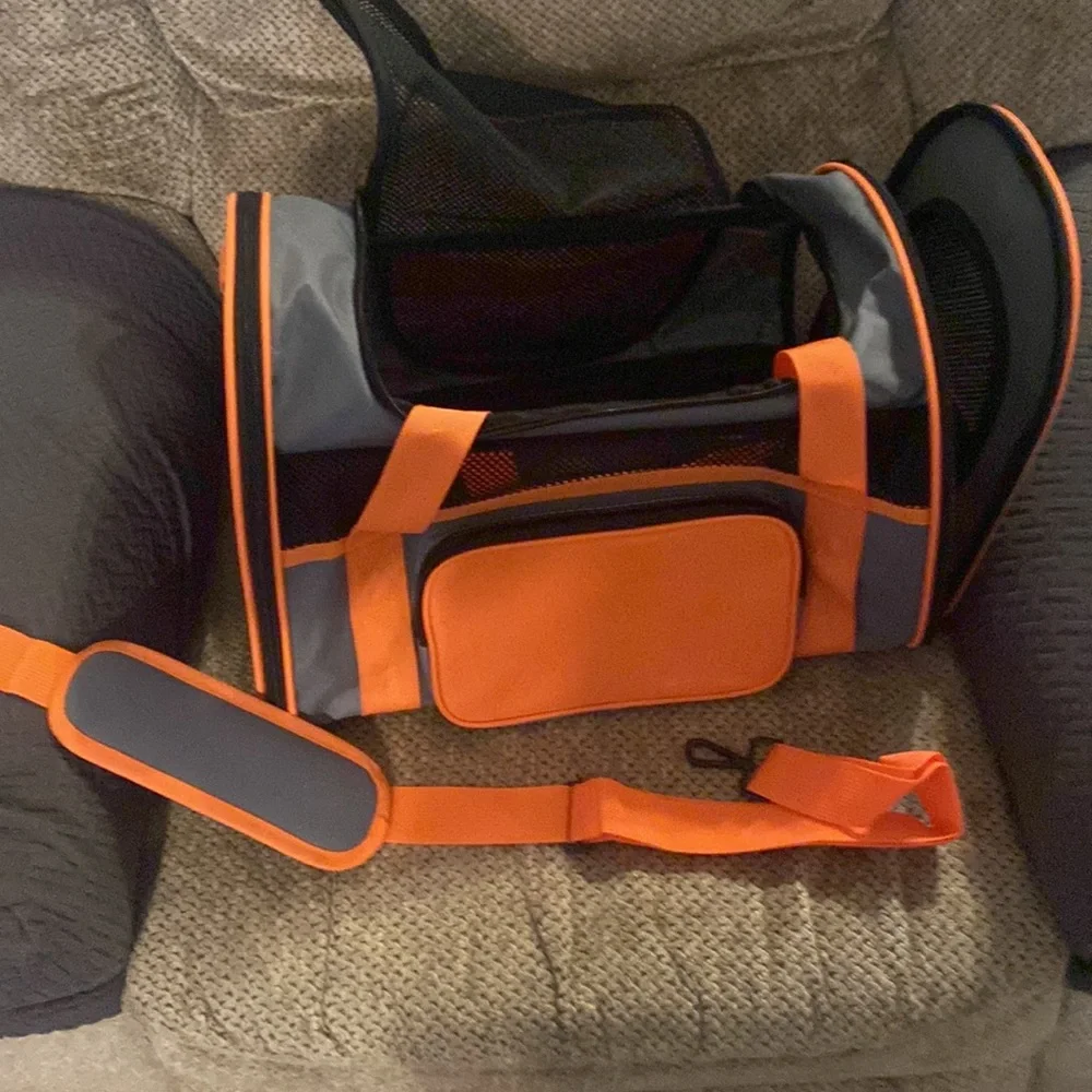 Pet carrier